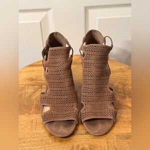 Vince Camuto Brown Laser-Cut Open-Toe Block Heels